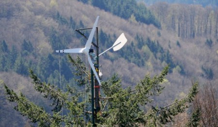 Las turbinas instaladas en árboles son menos eficaces