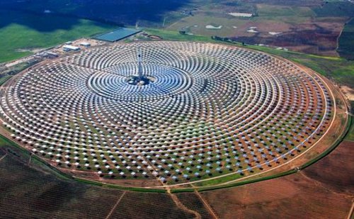 Enorme granja solar genera energía incluso cuando no hay sol
