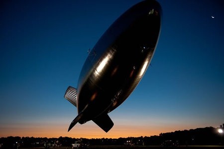 Ejército estadounidense revela un dirigible solar de comunicaciones