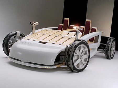Un auto alternativo hecho de bambú