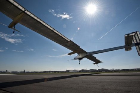El Solar Impulse intentará realizar el primer vuelo solar intercontinental