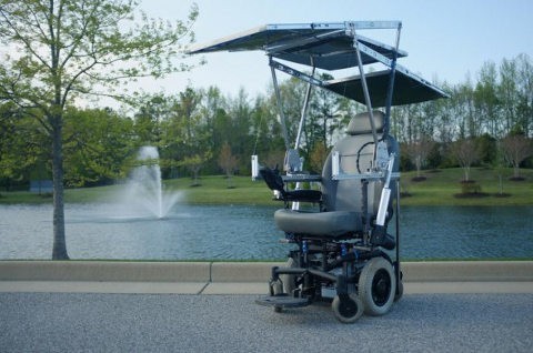 Nueva silla de ruedas impulsada por energía solar