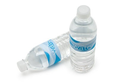 San Francisco prohibirá la venta de agua en botellas plásticas