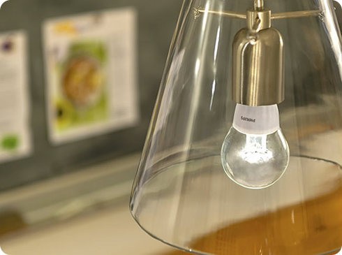 Philips presenta una bombilla LED que parece una bombilla convencional