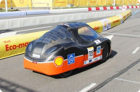 Mira este nuevo y estupendo auto eléctrico y solar